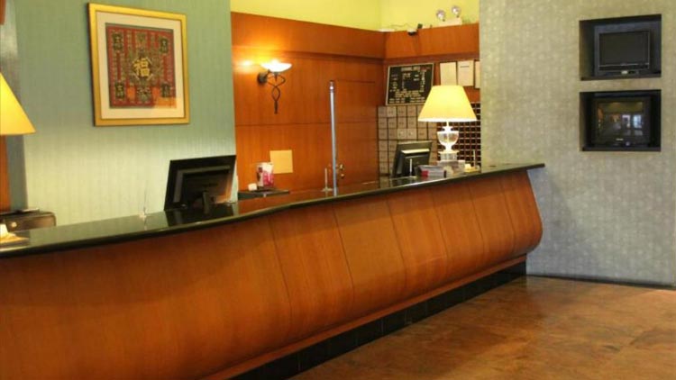 khách sạn dành cho gia đình ở singapore giá rẻ strand hotel
