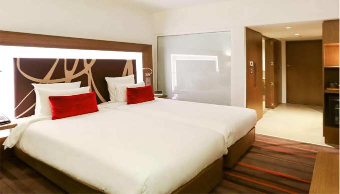 phòng tiêu chuẩn 2 giường đơn khách sạn Novotel New Delhi