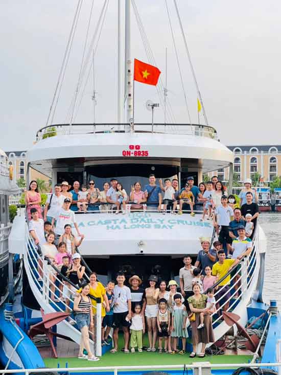 Khuyến mãi giảm giá du thuyền hạng sang 5 sao Quảng Ninh La Casta hạ long