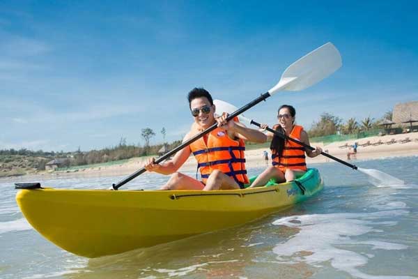 chương trình khuyến mãi 2 ngày 1 đêm ở salinda resort phú quốc chèo thuyền kayak