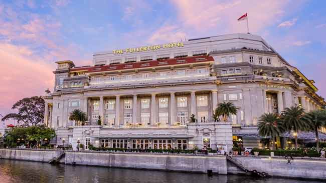 khách sạn gần marina bay sands skypark nên đặt The Fullerton Hotel Singapore
