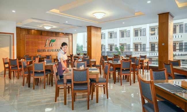 Sunny Ocean Hotel & Spa Đà Nẵng nhà hàng lá