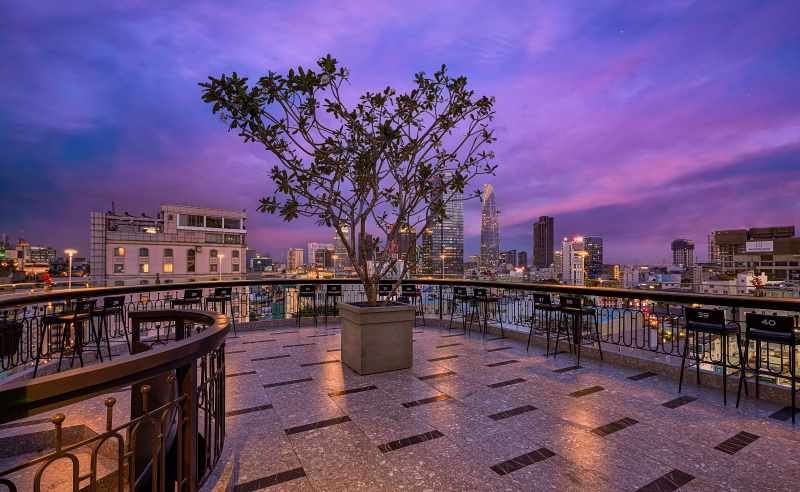 La Siesta Premium Sai Gon rooftop